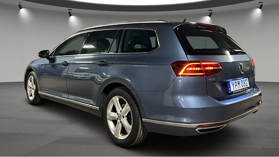 Volkswagen Passat 4 of 5