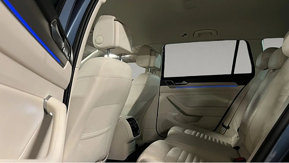 Volkswagen Passat 9 of 10