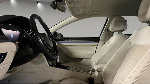 Volkswagen Passat 6 of 10
