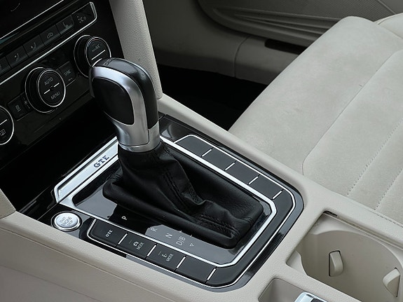 Volkswagen Passat 10 of 10