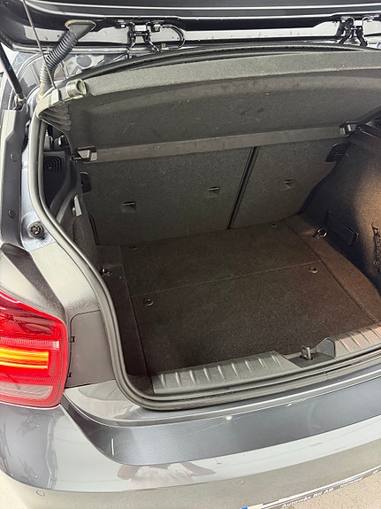 BMW 120d 4 of 5