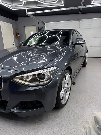 BMW 120d 3 of 5