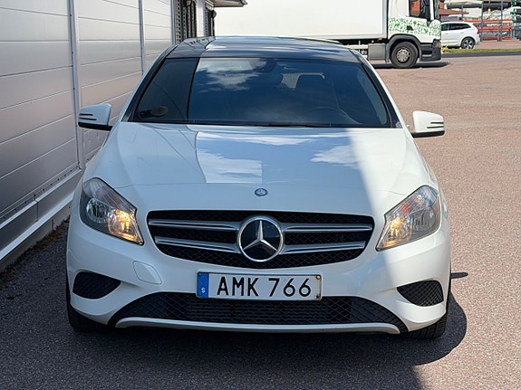Mercedes-Benz A180 3 of 5