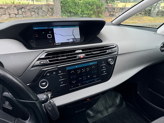 Citroen C4 Picasso 3 of 5