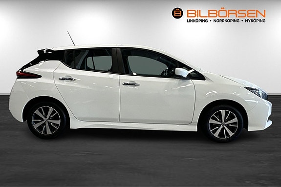 Nissan Leaf 4 of 5