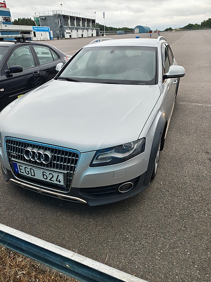Audi A4 allroad 2 of 4