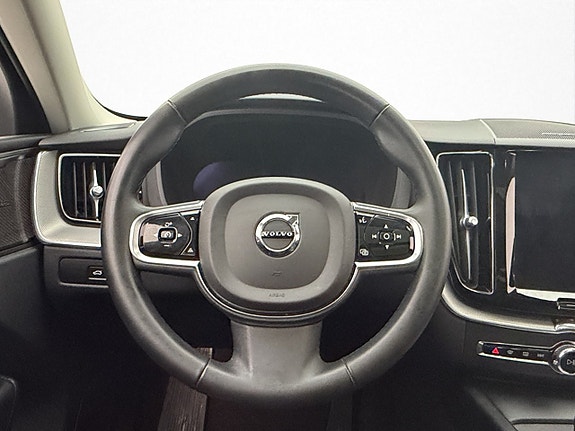 Volvo XC60 18 of 30
