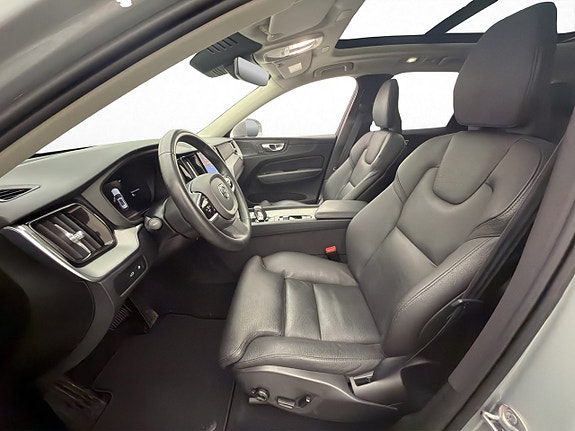 Volvo XC60 14 of 30