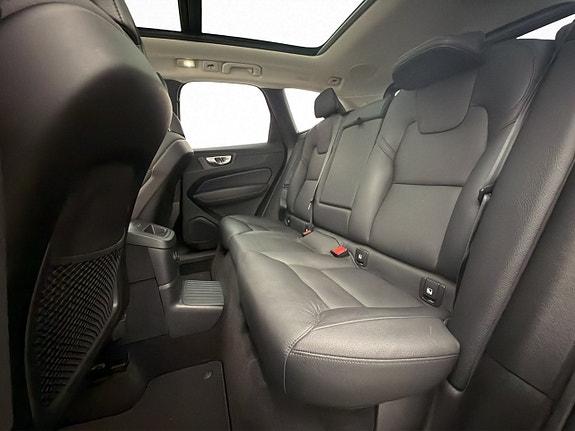 Volvo XC60 27 of 30
