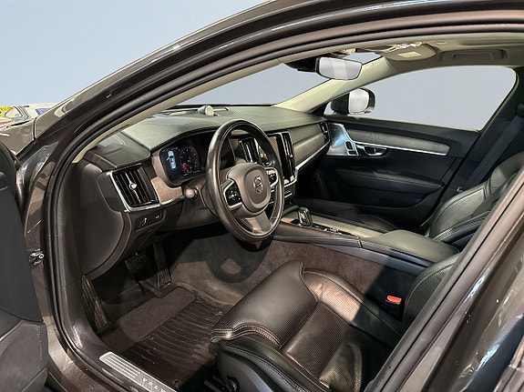 Volvo V90 Cross Country 7 of 25