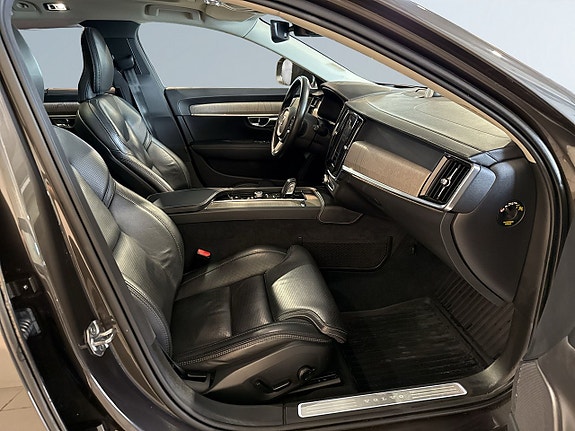 Volvo V90 Cross Country 10 of 25