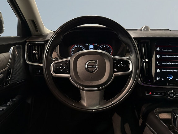 Volvo V90 Cross Country 9 of 25