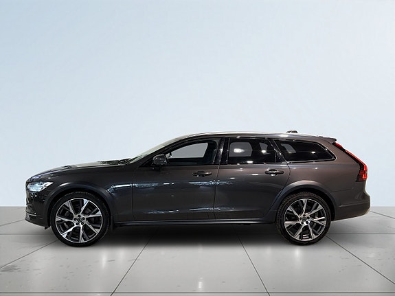 Volvo V90 Cross Country 4 of 25