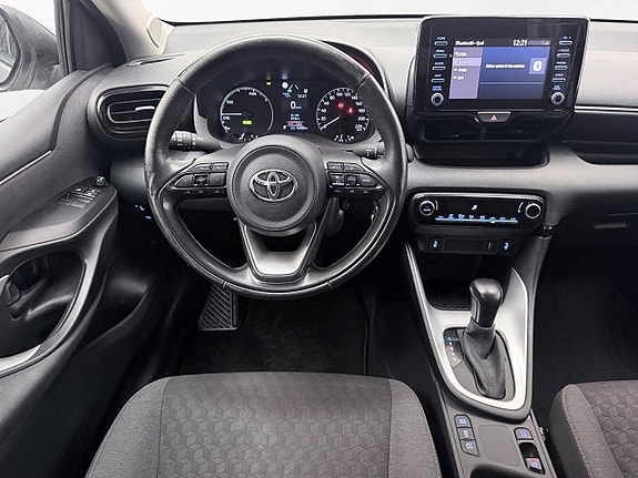 Toyota Yaris 17 of 28