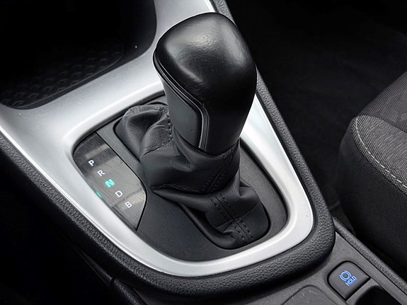 Toyota Yaris 24 of 28