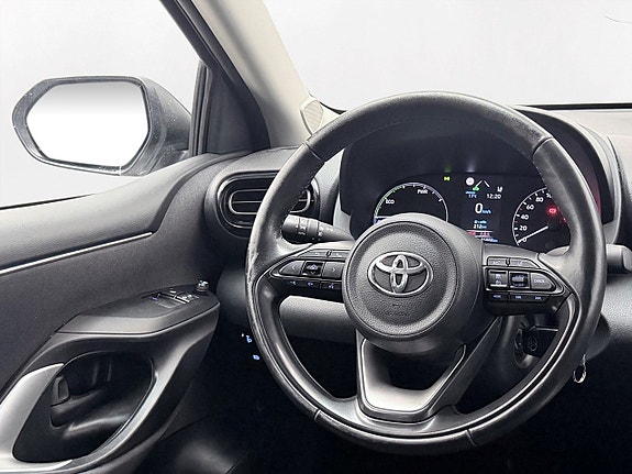 Toyota Yaris 16 of 28