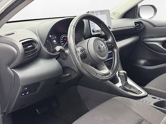 Toyota Yaris 13 of 28