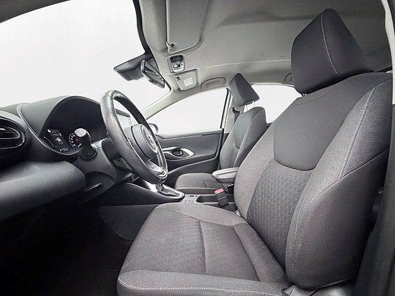 Toyota Yaris 12 of 28