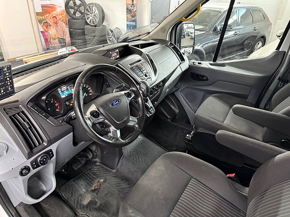 Ford Transit 8 of 16