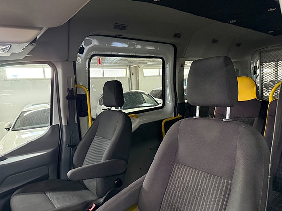 Ford Transit 9 of 16