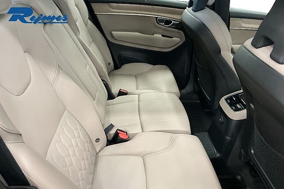Volvo XC90 7 of 20