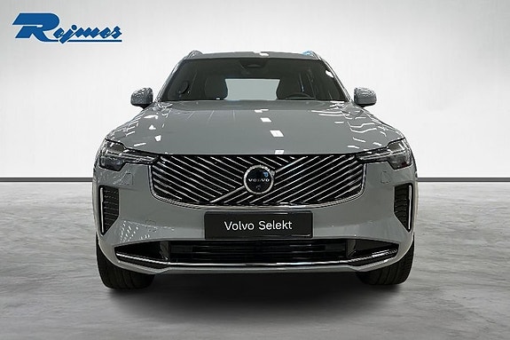 Volvo XC90 5 of 20