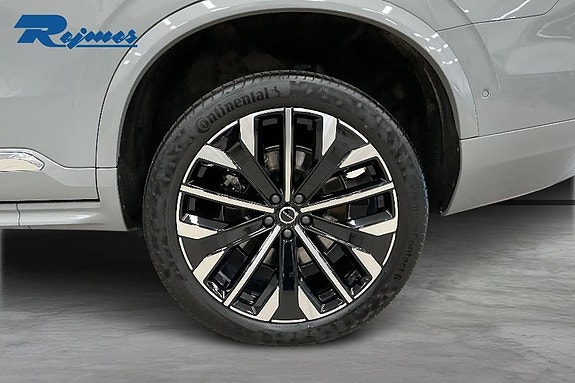 Volvo XC90 17 of 20