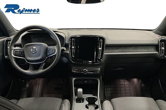 Volvo EX40 8 of 18