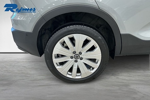 Volvo EX40 15 of 18