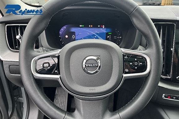 Volvo XC60 11 of 27