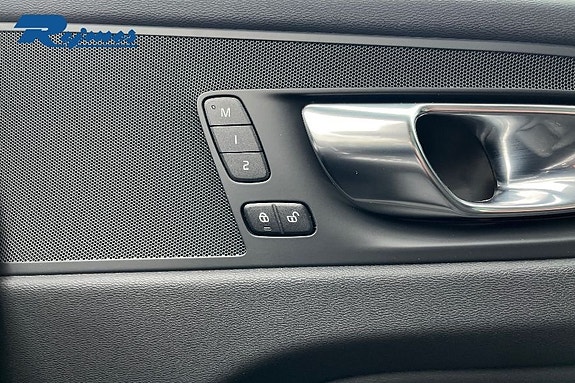 Volvo XC60 16 of 27