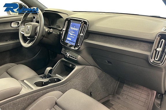 Volvo EX40 6 of 18
