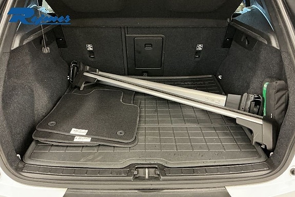 Volvo EX40 10 of 18