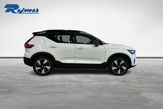 Volvo EX40 16 of 18