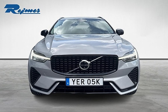 Volvo XC60 2 of 16