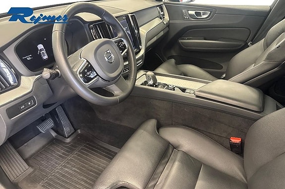 Volvo XC60 8 of 16