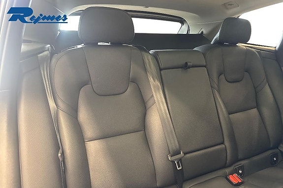 Volvo XC60 16 of 16