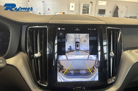 Volvo XC60 10 of 16