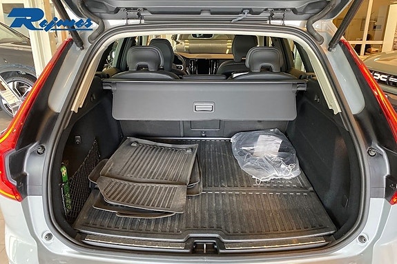 Volvo XC60 16 of 21