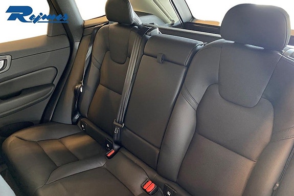 Volvo XC60 12 of 21