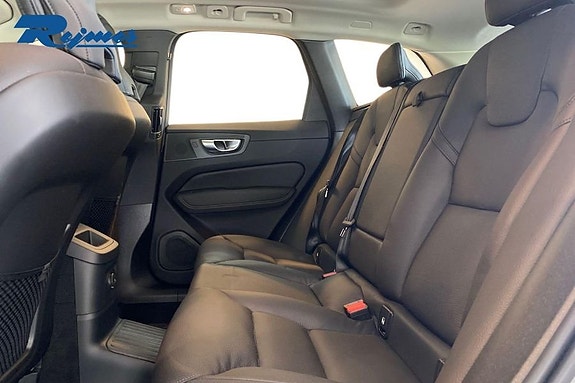 Volvo XC60 13 of 21