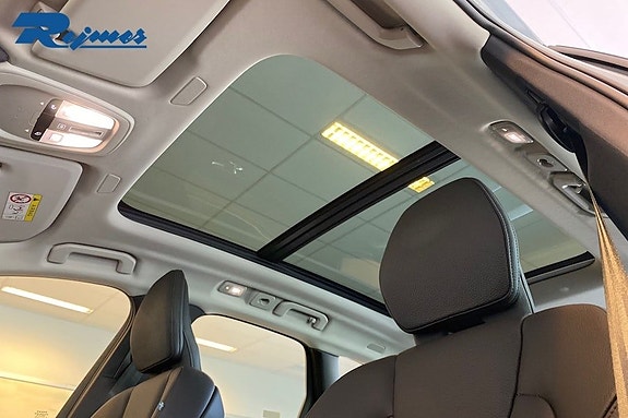 Volvo XC60 14 of 21