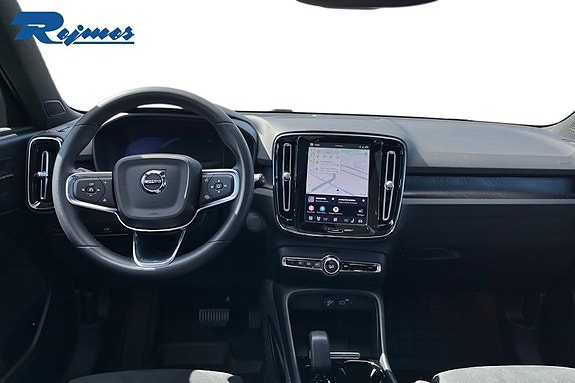 Volvo XC40 10 of 15