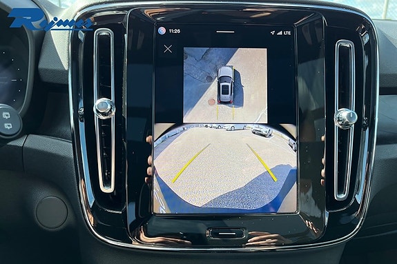 Volvo XC40 13 of 15