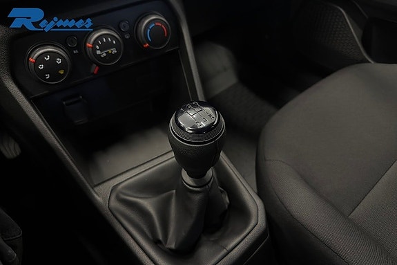 Dacia Sandero 15 of 19
