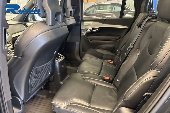 Volvo XC90 17 of 19