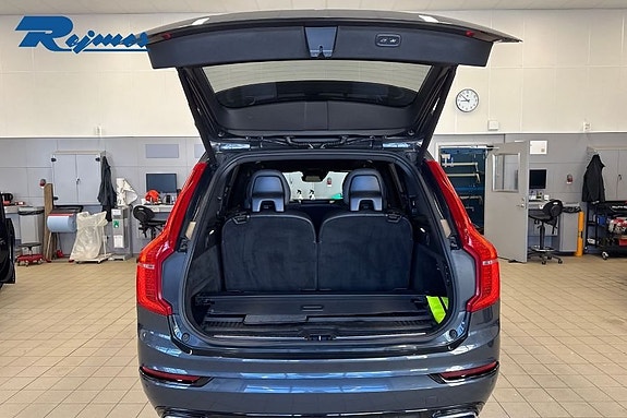 Volvo XC90 12 of 19