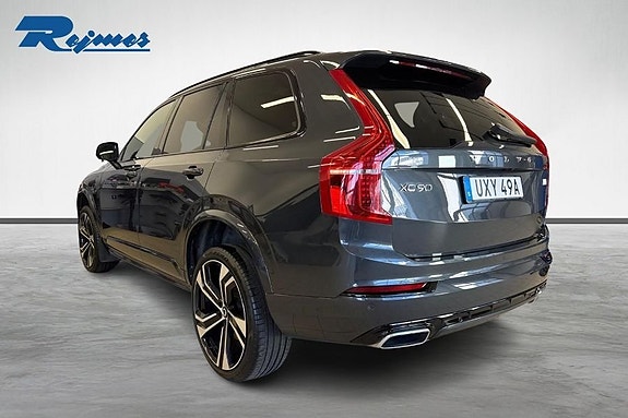 Volvo XC90 3 of 19