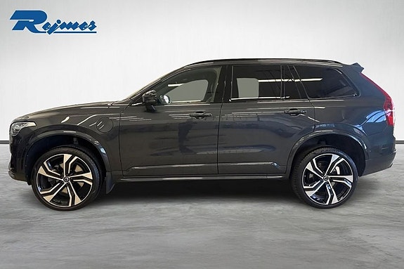 Volvo XC90 2 of 19