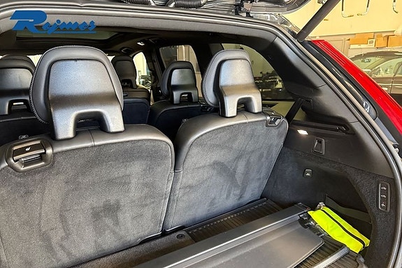Volvo XC90 11 of 19